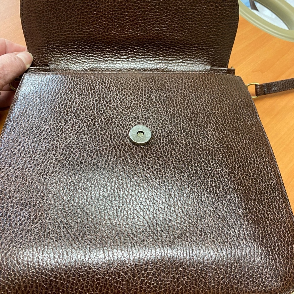 MARK CROSS 1845 New York cross body VINTAGE Leather handbag with gold accents. - Picture 7 of 16